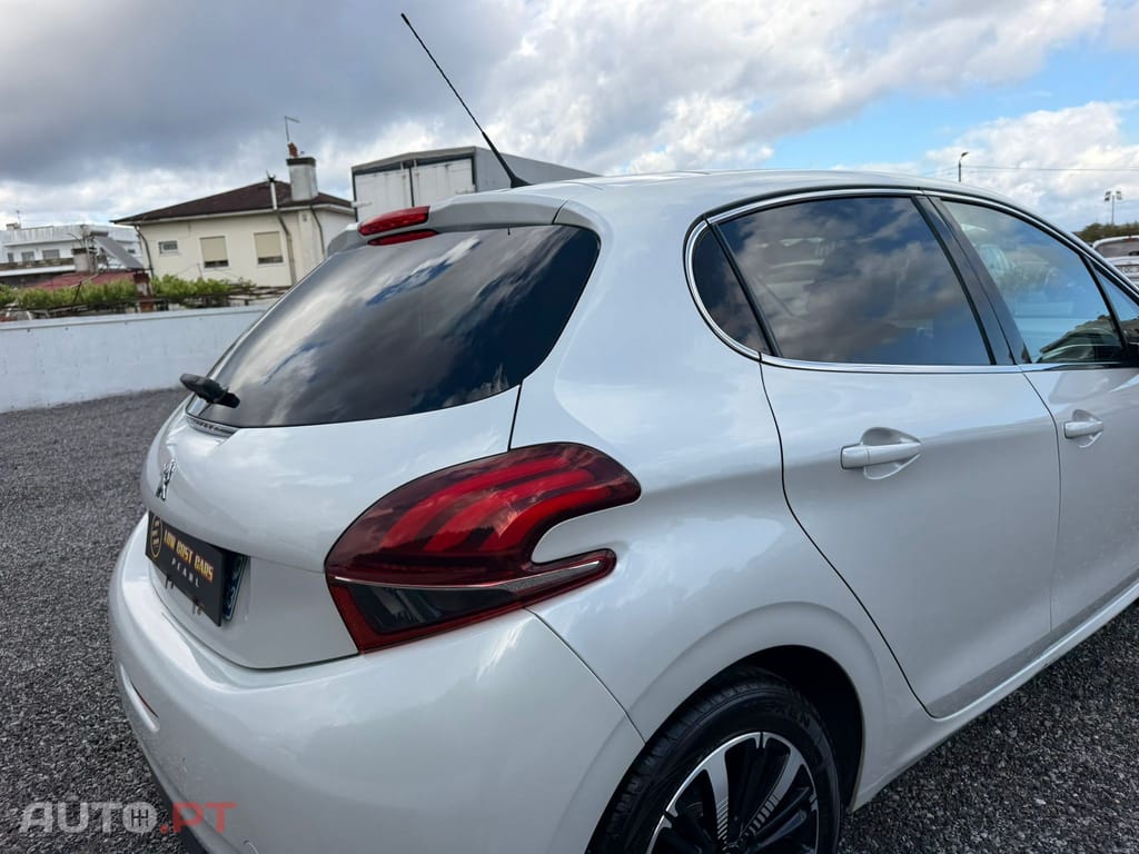 Peugeot 208 1.2 PureTech GT Line