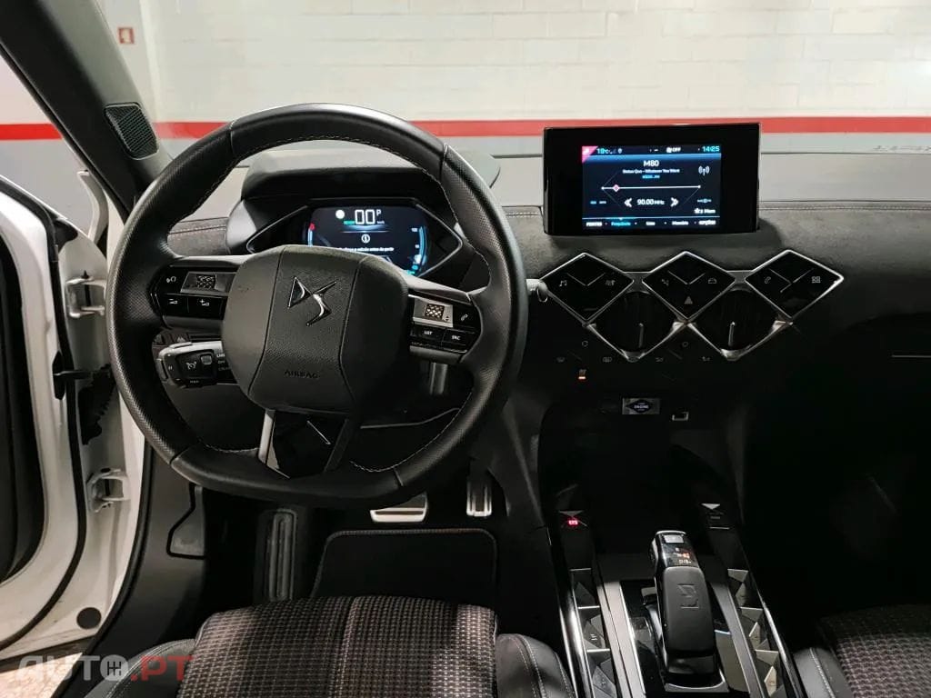 DS DS3 Crossback E-Tense Performance Line
