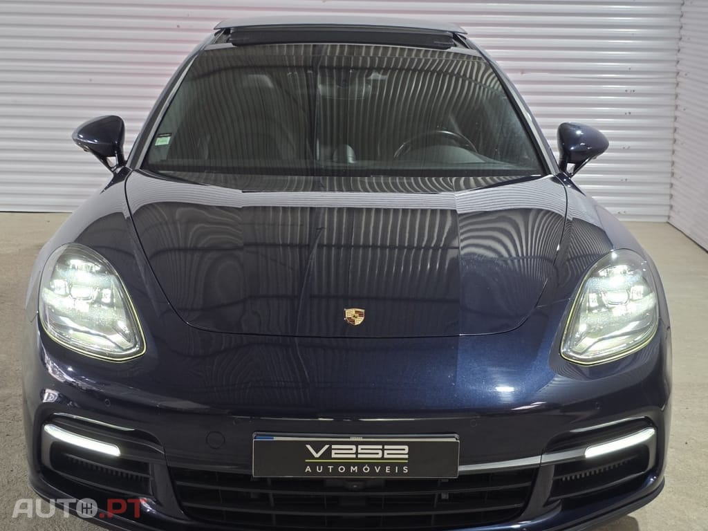 Porsche Panamera 4 E-Hybrid Platinum Edition