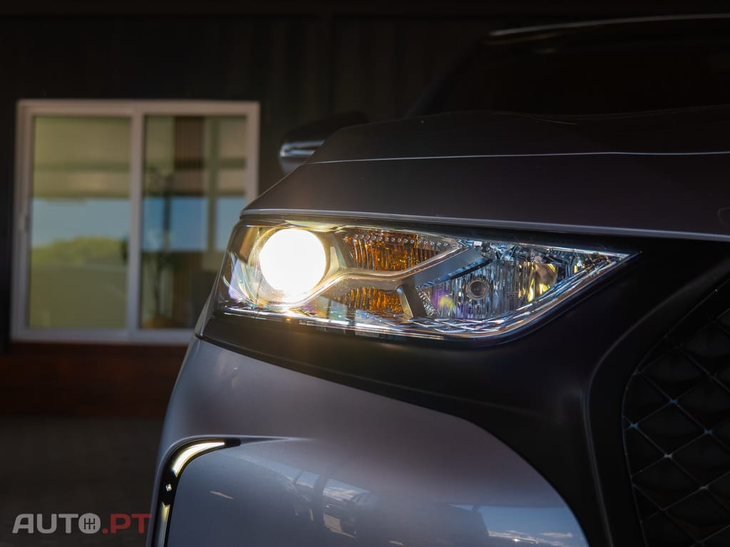 DS DS7 Crossback E-Tense Performance Line EAT8