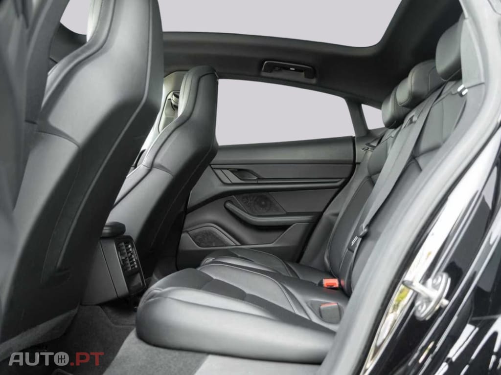 Porsche Taycan I.V.A DEDUTIVEL