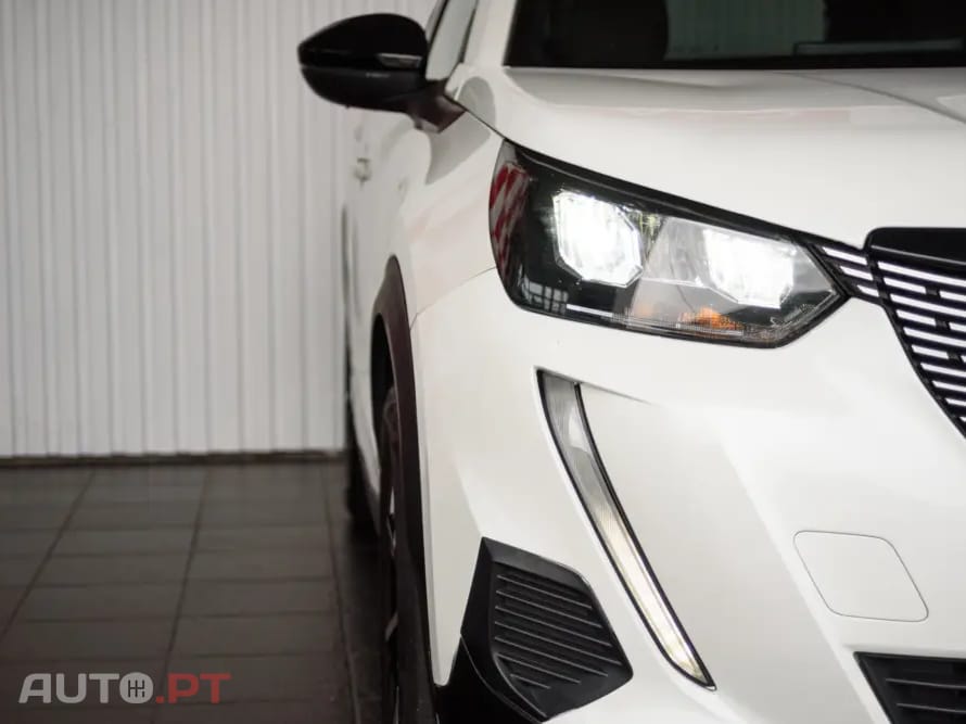 Peugeot 2008 PureTech 130 EAT8 Allure