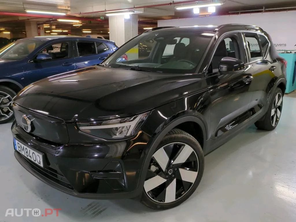 Volvo EX40 82 kWh Single Motor Extended Range Black Edition