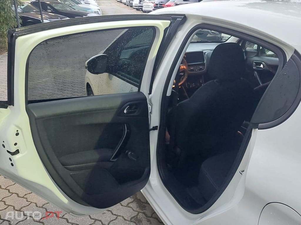 Peugeot 208 1.2 PureTech Signature
