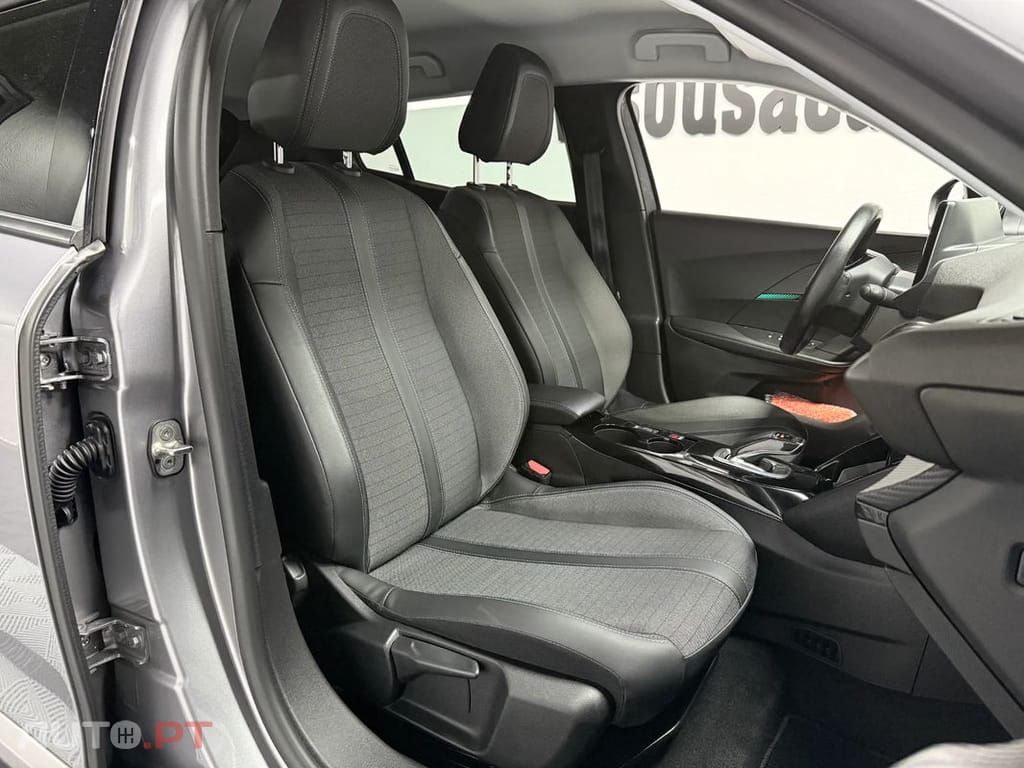 Peugeot E-2008 Allure