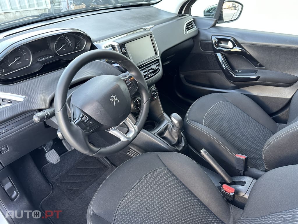 Peugeot 208 1.6 BlueHDi Style