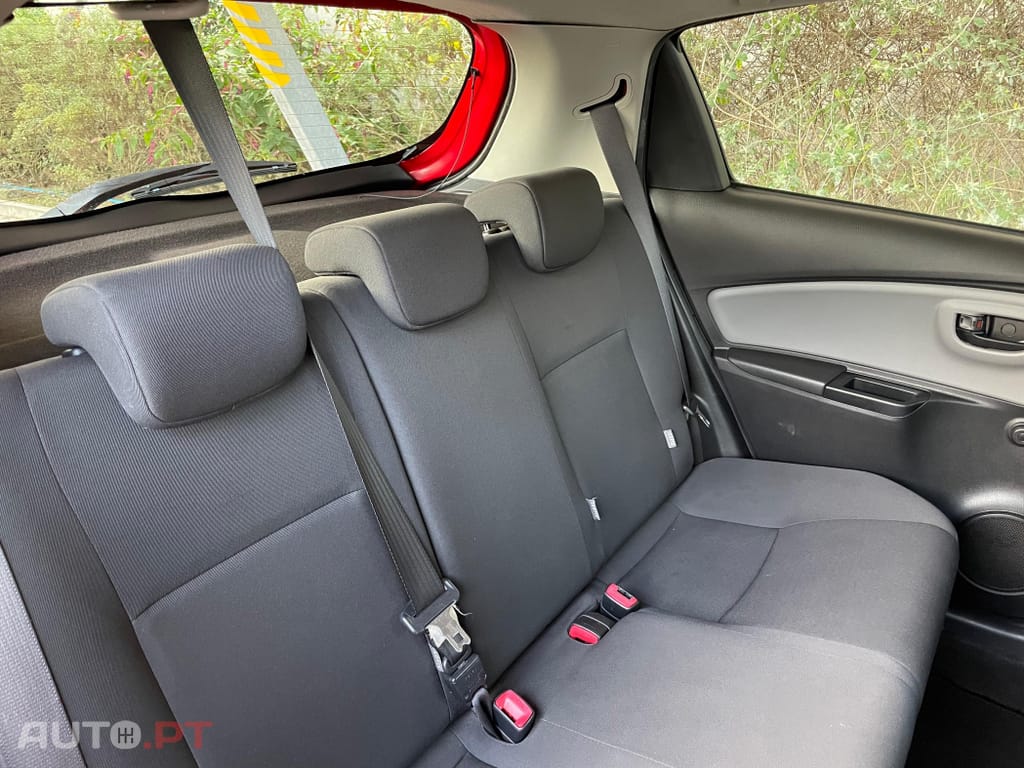 Toyota Yaris 1.0 VVT-i Active+AC