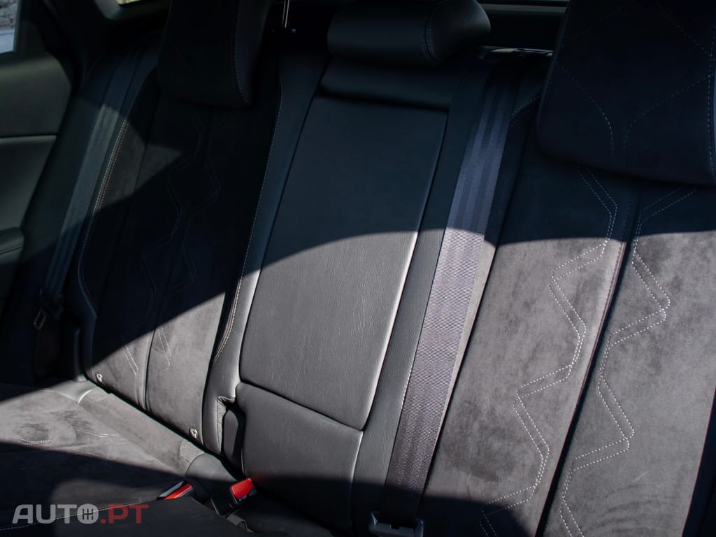 DS DS7 Crossback E-Tense Performance Line EAT8