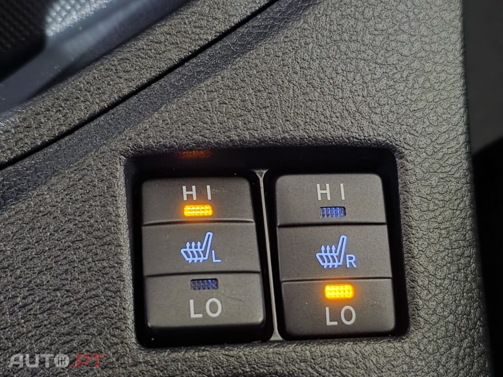 Toyota Auris Touring Sports 1.8 HSD Exclusive - Adaptada A Pessoas Com Mobilidade Reduzida