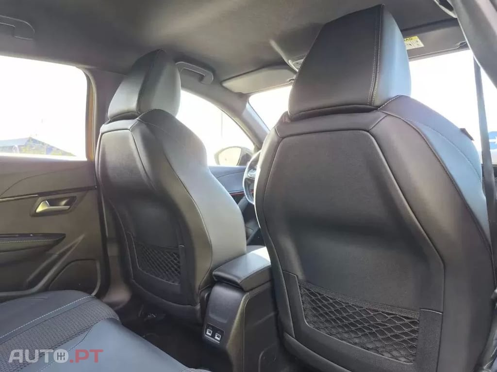 Peugeot E-208 50 kWh GT