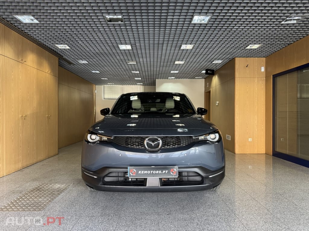 Mazda MX-30 e-SKYACTIV Advantage+Modern Confidence