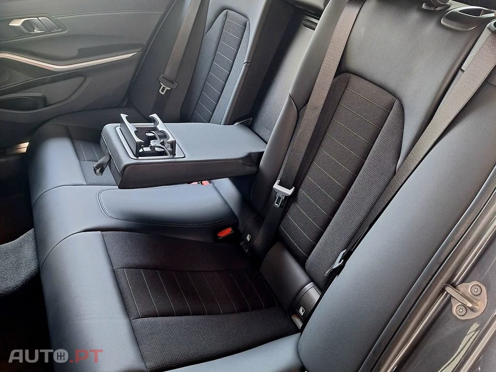 BMW 320 d Touring Line Sport Auto 8