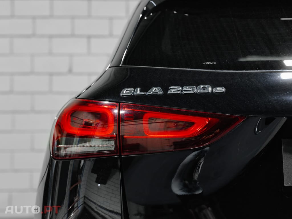 Mercedes-Benz GLA 250 e 8G-DCT AMG Line