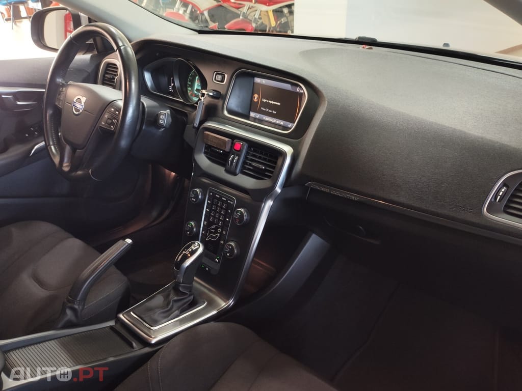 Volvo V40 Cross Country 1.6 D2 Momentum Powershift