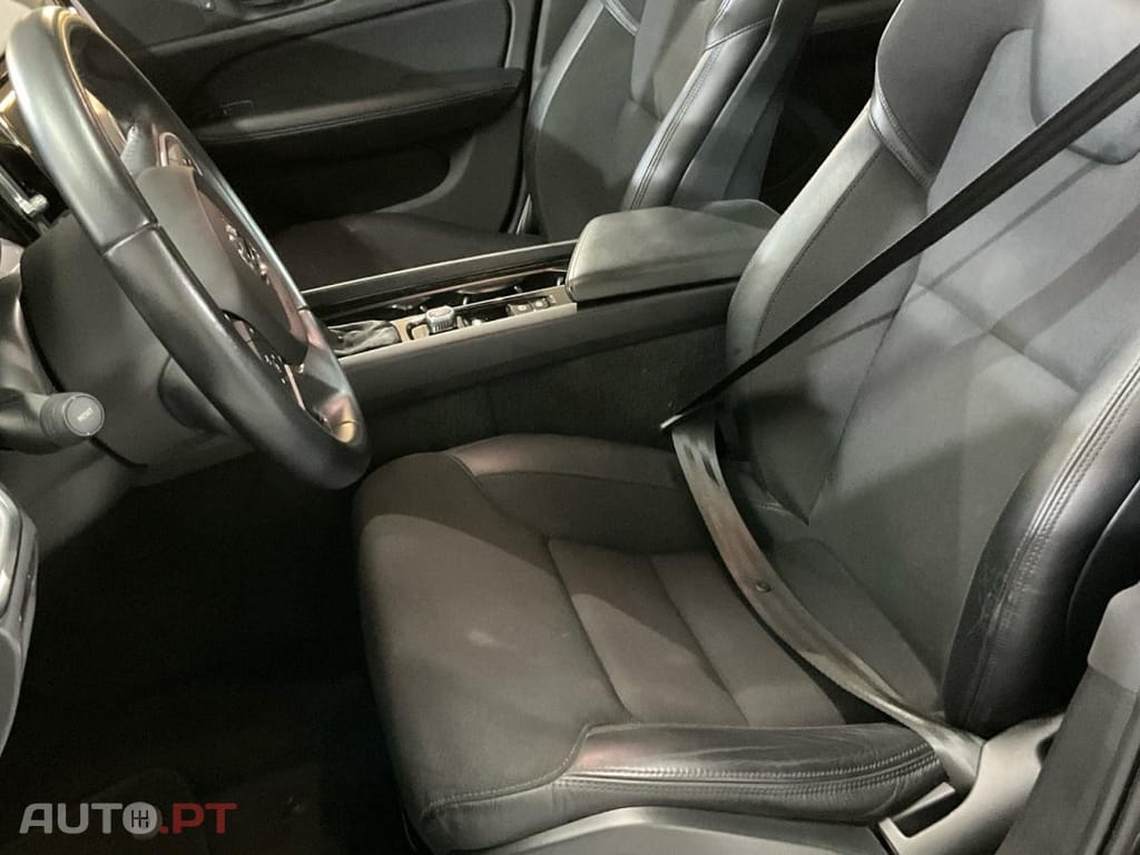 Volvo V60 2.0 T4 Momentum Plus