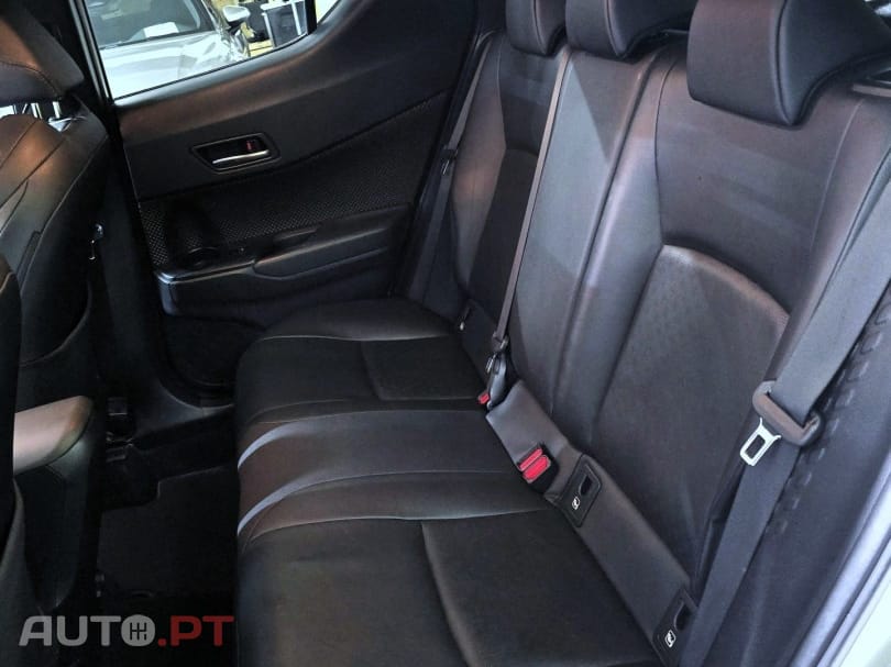 Toyota C-HR 1.8 HSD Lounge