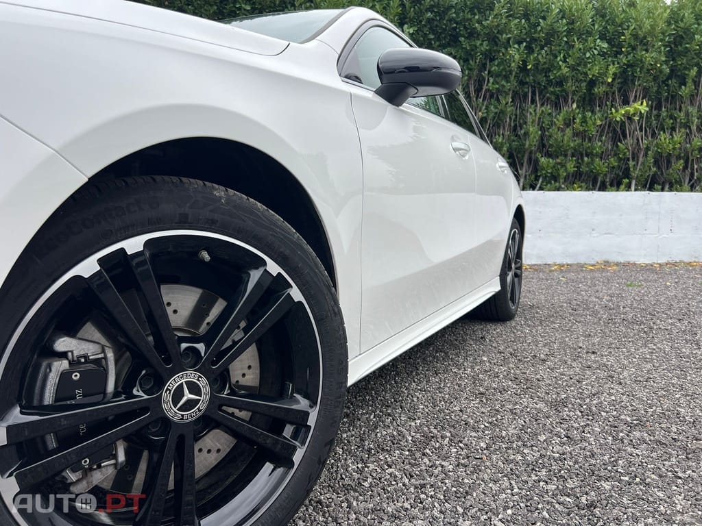 Mercedes-Benz A 250 e AMG Line