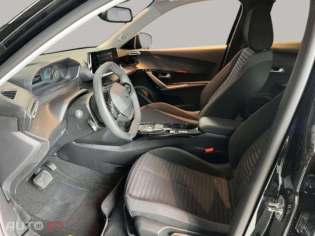 Peugeot E-2008 Active 