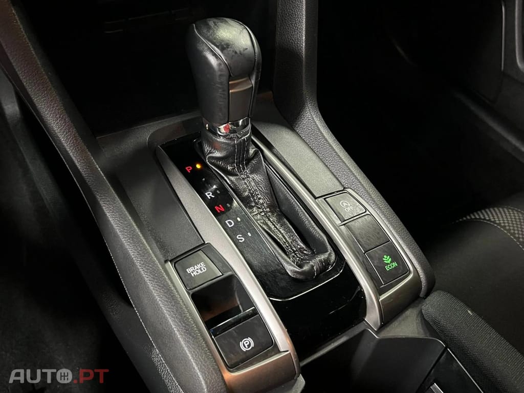 Honda Civic 1.0 i-VTEC TURBO CVT ELEGANCE NAVI