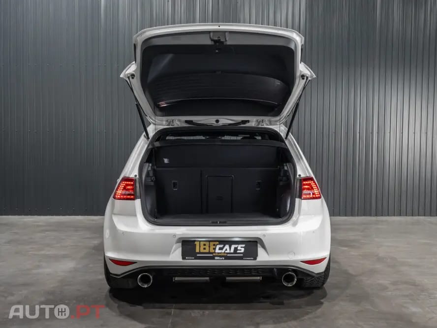 Volkswagen Golf GTI Performance BlueMotion DSG