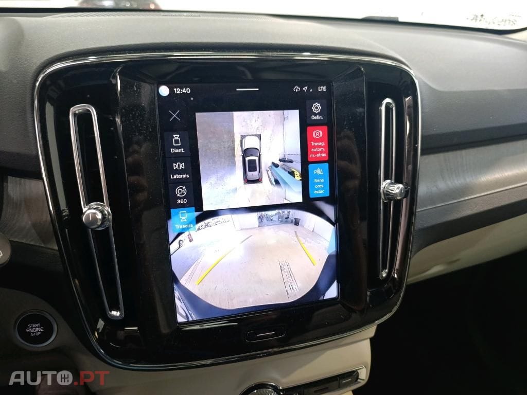 Volvo XC40 2.0 B3 Plus Dark