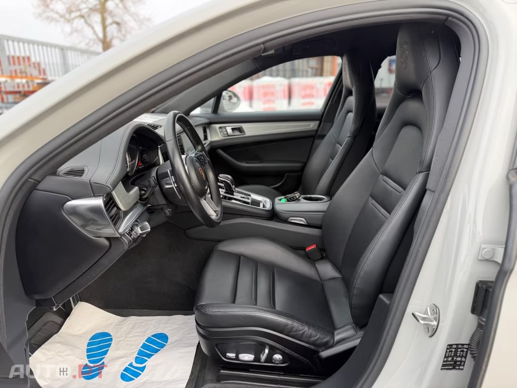 Porsche Panamera 4 E-Hybrid Sport