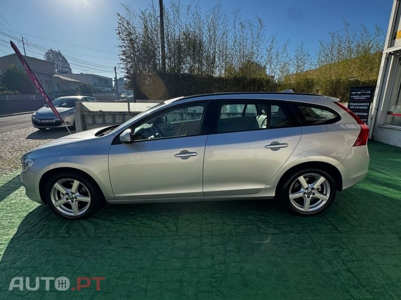Volvo V60 1.6 D2 Drive Summum Start/Stop — fotografia 8