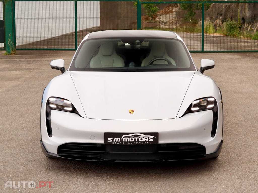Porsche Taycan 4