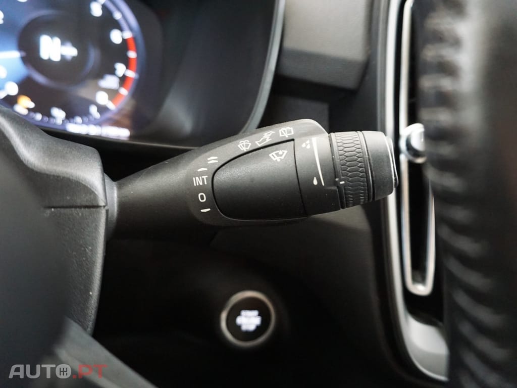Volvo XC40 1.5 T3 Momentum Tech Edition