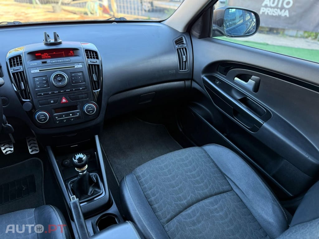 Kia Ceed 1.6 CRDi EX