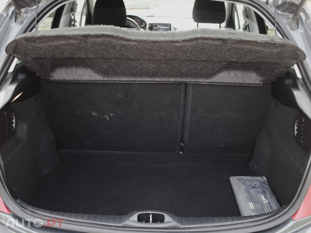 Peugeot 208 Allure 1.6 HDI 70CV