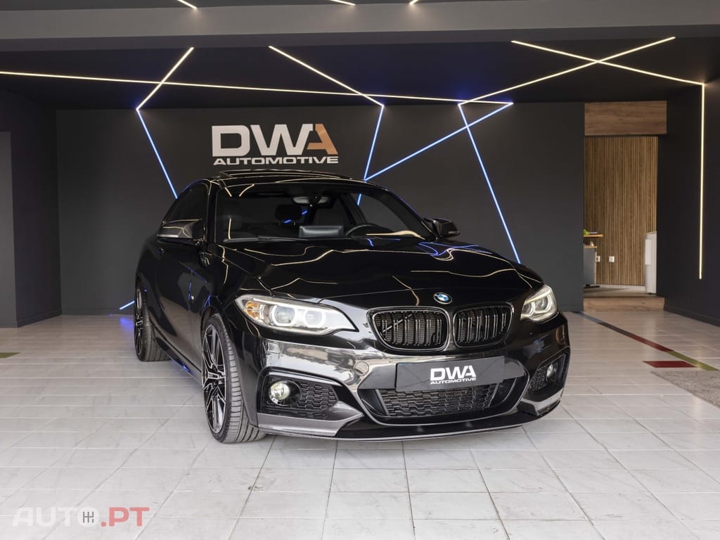 BMW 220 i Coupe Pack M