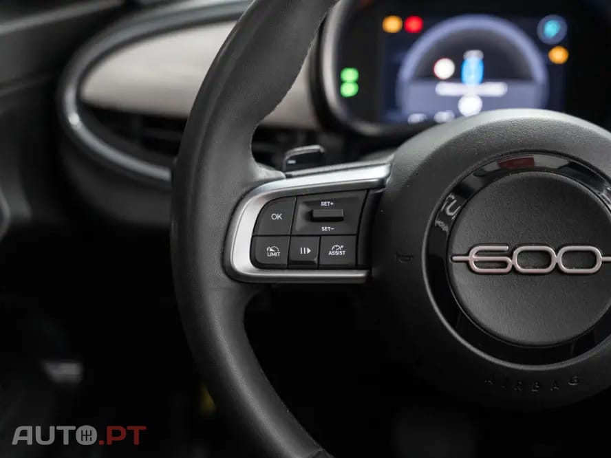 Fiat 600 1.2 Hybrid Icon