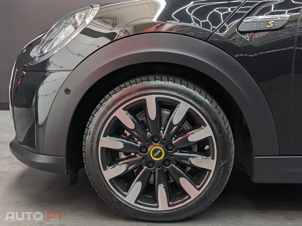 MINI Cooper Cooper SE Yours