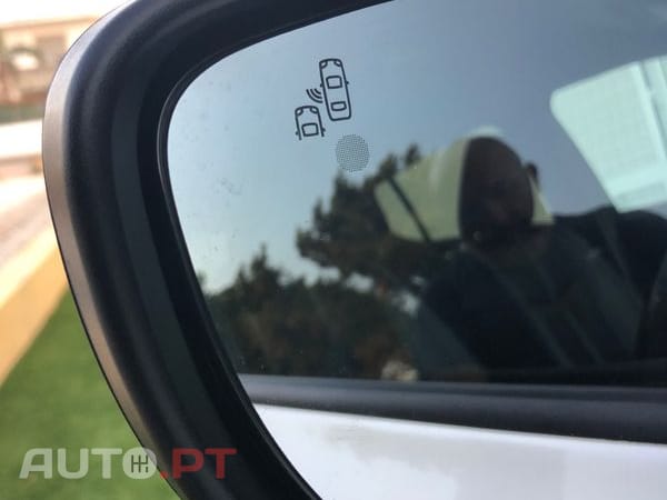 Nissan Leaf Tekna Two Tone