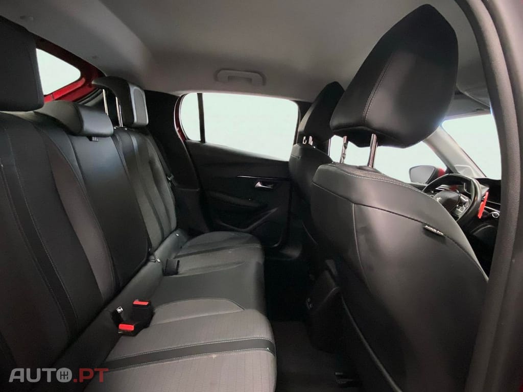 Peugeot 208 1.2 PureTech Allure EAT8