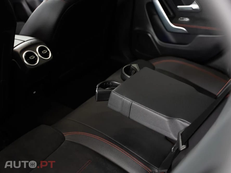 Mercedes-Benz A 250 e AMG Line