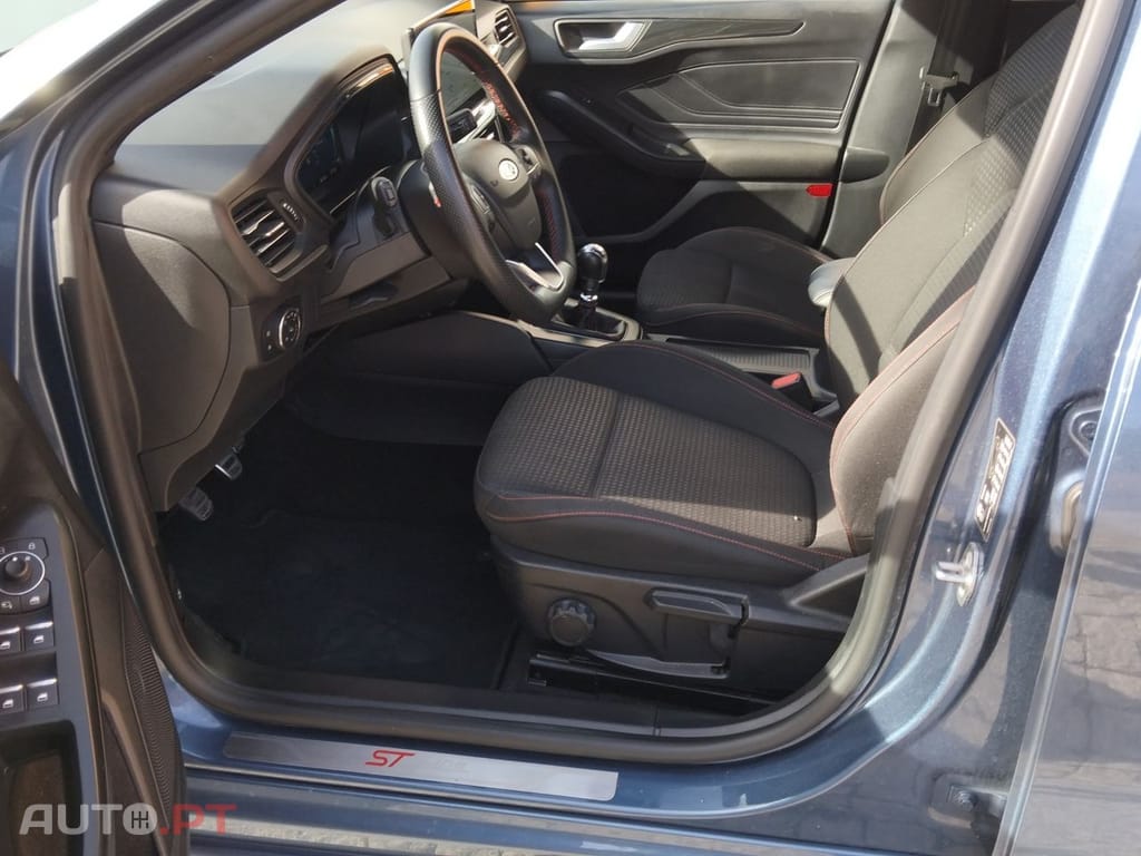 Ford Focus 1.0 EcoBoost MHEV ST-Line