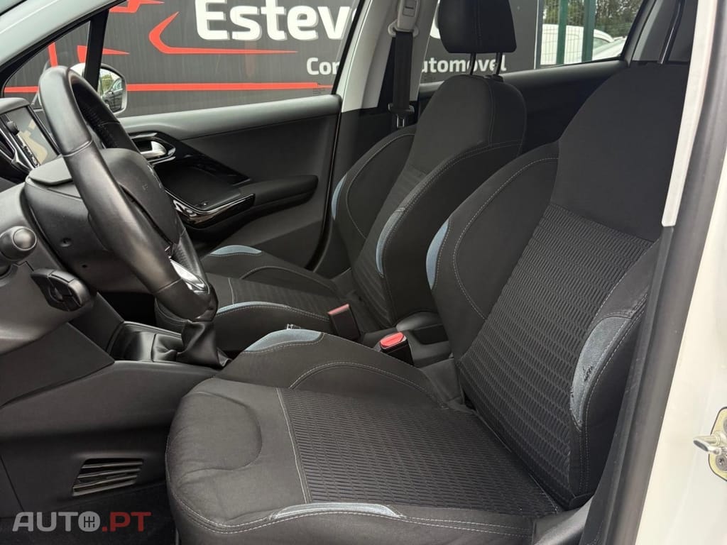 Peugeot 208 1.2 PureTech Access