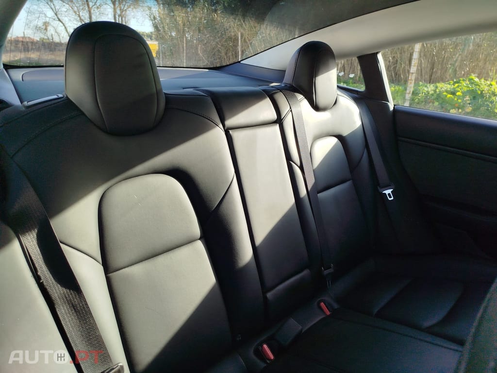 Tesla Model 3 Tração Traseira