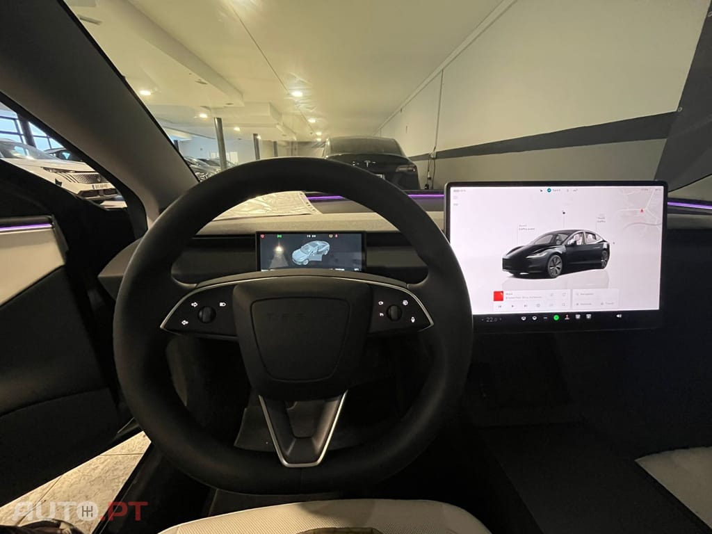 Tesla Model 3 RWD