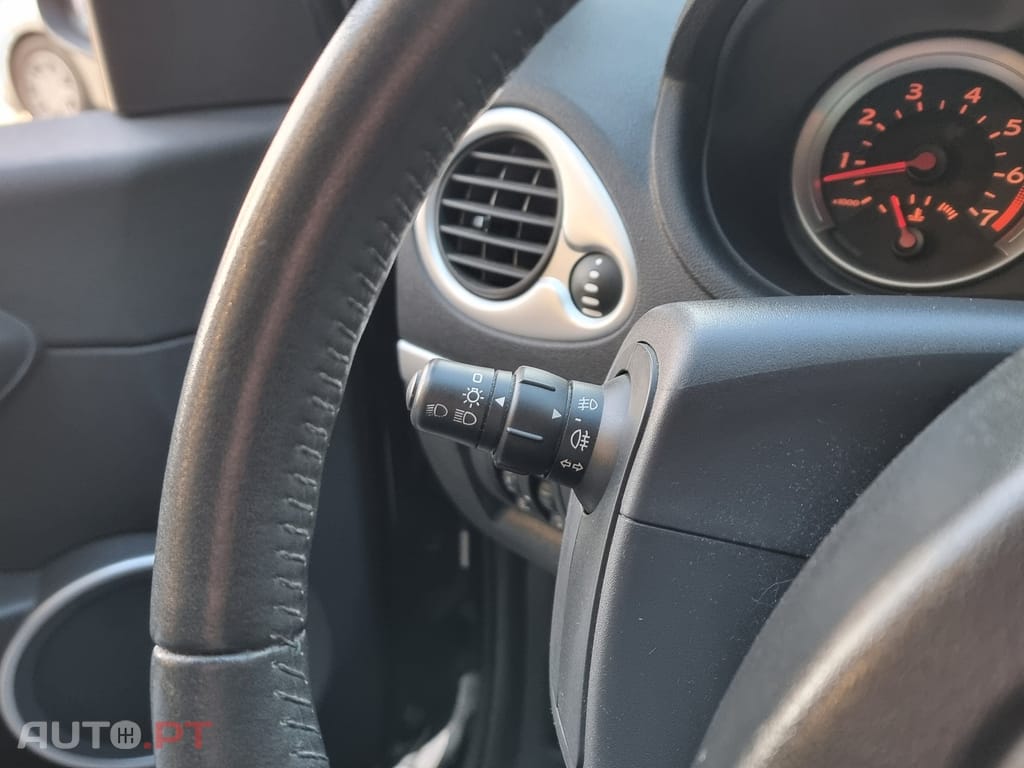 Renault Clio 1.2 16V Confort