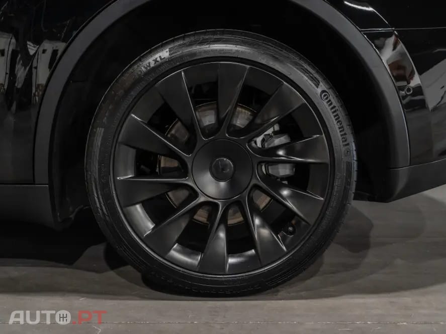 Tesla Model Y Long Range Dual Motor AWD