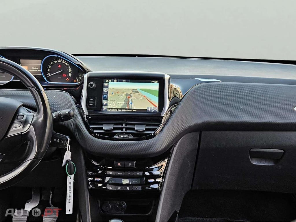 Peugeot 2008 1.2 VTi Allure