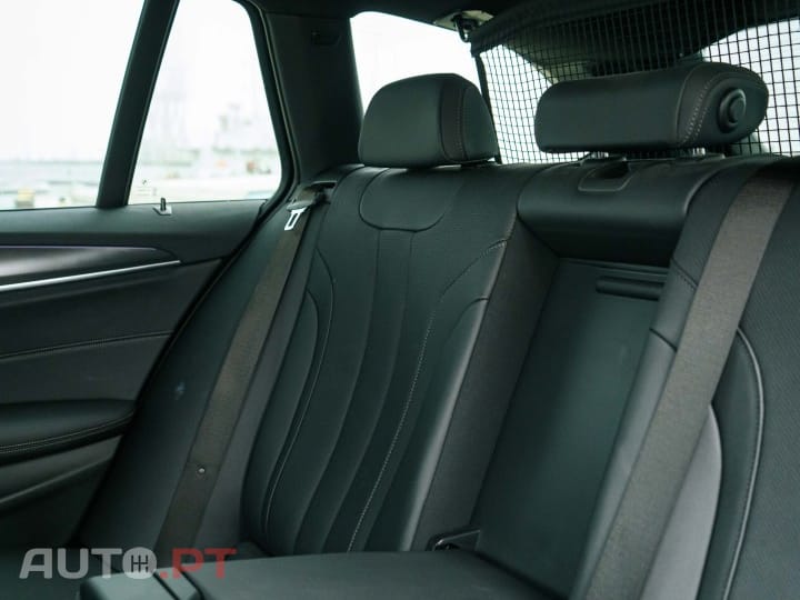 BMW 530 e Pack Desportivo M