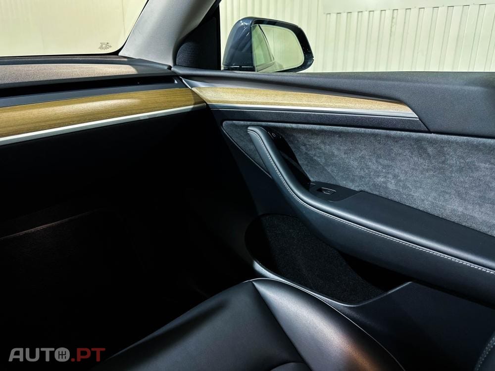 Tesla Model Y Long Range Dual Motor AWD