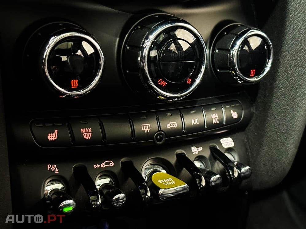 MINI Cooper Cooper SE Premium Classic