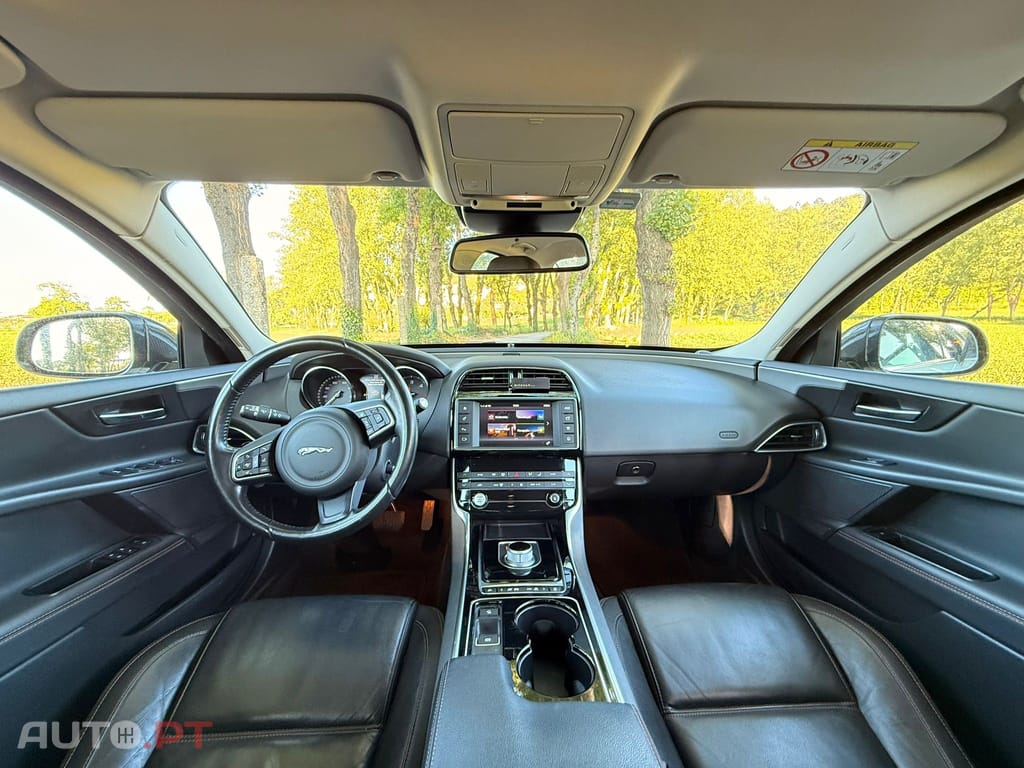 Jaguar XE 2.0 D Prestige Aut.