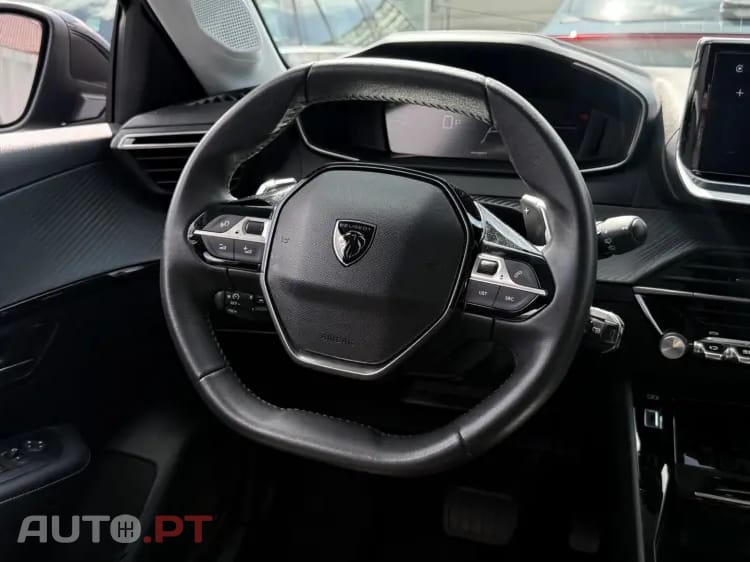 Peugeot 208 1.2 Hybrid Allure e-DCS6