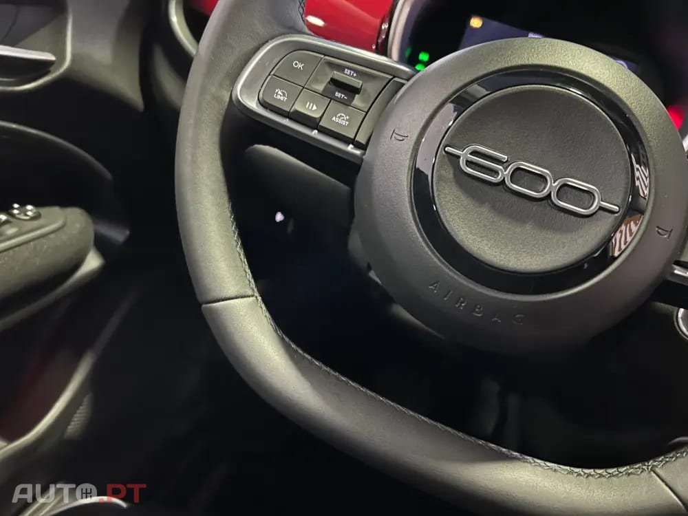 Fiat 600e 54 kWh (RED)